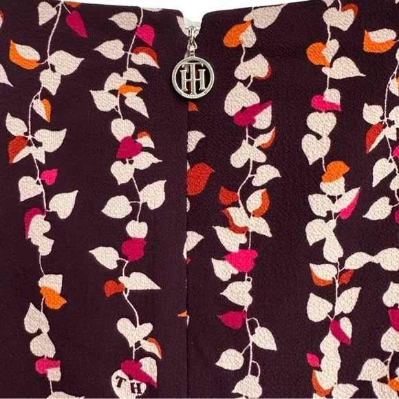 NEW Tommy Hilfiger floral dress with v neck front, tie waist and flowy. - Picture 5 of 7